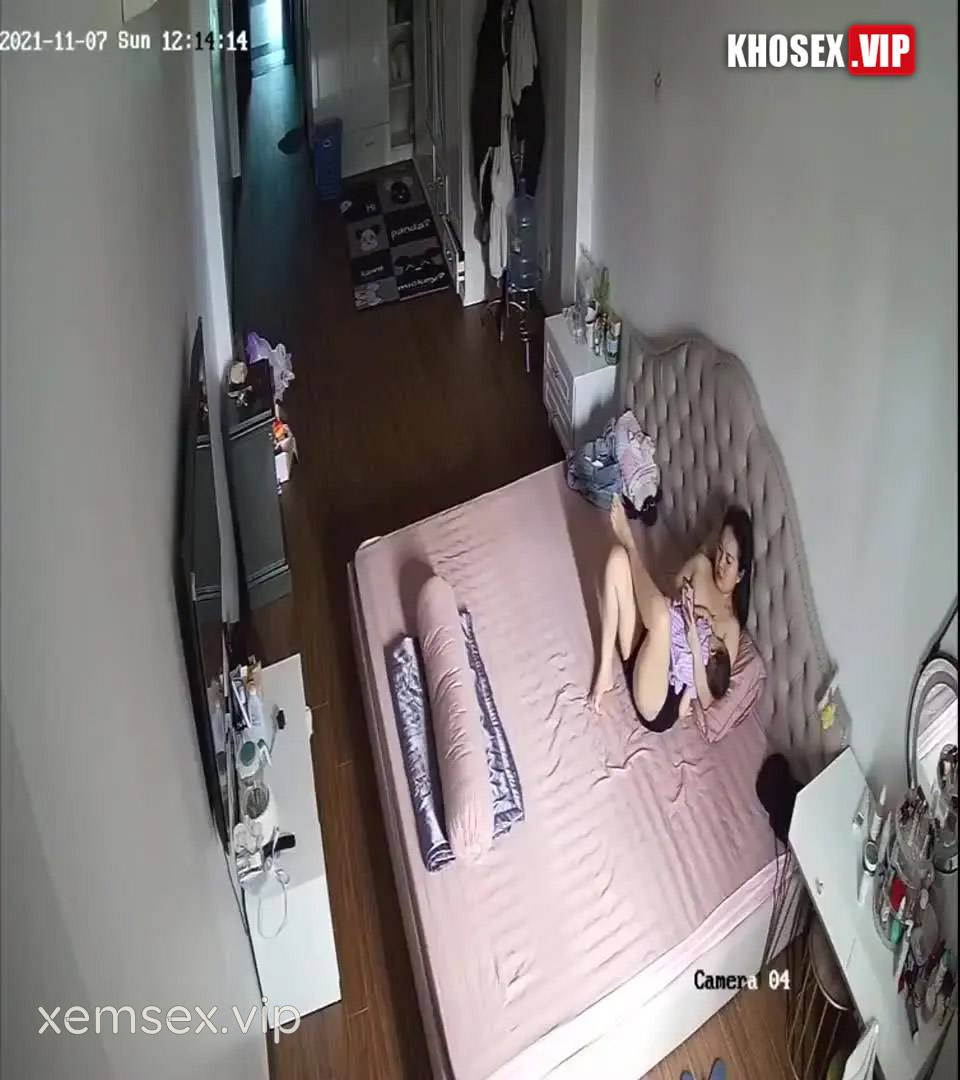 hack-camera-cap-vo-chong-tre-co-vo-tre-dep-dit-cung-chong-hai-thang-lien-tiep-hinh-02